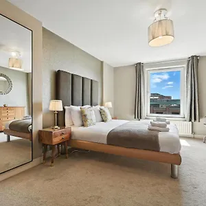 central-belfast-apartments-park-avenue.belfasthotelsireland.com/